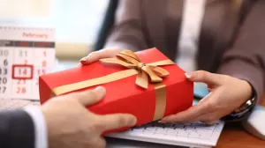 Top 5 prezentów dla kolegów na imprezę firmową